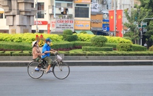 Ngày đầu nghỉ Tết Bính Ngọ: Bất ngờ đường phố trung tâm TP.HCM sáng 27 tháng chạp