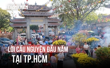 Mùng 1 Tết Bính Ngọ: Thành phố rực rỡ sắc xuân, người dân đi lễ cầu may