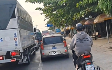 Xử phạt thầy giáo dạy lái xe 'tranh đường' với xe máy ở Đồng Tháp