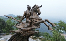 Điều ít biết về tượng đài nơi Thánh Gióng cưỡi ngựa sắt về trời