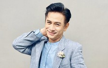 Nghệ sĩ Đình Toàn tất bật diễn tết, tuổi 50 không áp lực lập gia đình