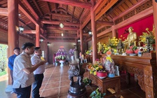 Dâng hương Bác Hồ giữa không gian xuân trang nghiêm ở Tỉnh ủy Đồng Nai