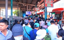 Chiều mùng 2 tết: Bất ngờ 'biển người' ở Bến xe Miền Tây