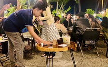 Ngày tết, vì sao nhiều người trẻ vẫn đi làm?