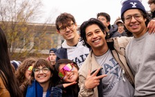 Đại học thuộc Ivy League miễn học phí và nhiều khoản khác cho sinh viên