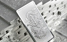 Giá bạc hơn 80 triệu đồng/kg, hàng chục cửa hàng mở cửa trở lại