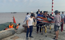 Cấp cứu thuyền trưởng nghi bị đột quỵ khi đang điều khiển tàu cá trên biển