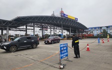 Cục CSGT phân luồng, cho phép đi ngược chiều trên cao tốc Pháp Vân để giảm ùn tắc