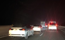 Đường miền Tây về TP.HCM kẹt xe nghiêm trọng, di chuyển 200 km mất hơn 8 tiếng