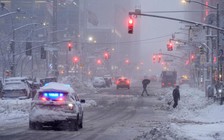 New York 'biến mất' sau cơn bão tuyết lịch sử