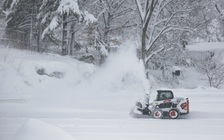 Bão tuyết ập vào Mỹ gây hạn chế đi lại, hàng ngàn chuyến bay bị hủy
