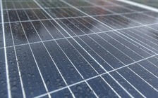 Đột phá pin mặt trời có thể tạo điện từ mưa rơi và ánh nắng