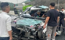 Tai nạn trên cao tốc Hải Phòng - Móng Cái, tài xế bị mắc kẹt trong xe