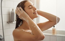 'Gội đầu buổi sáng có thể rút ngắn tuổi thọ': Bác sĩ nói gì?