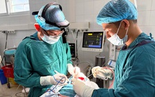 Đà Nẵng: Cứu sống người đàn ông bị máy cưa gạch cắt đứt vùng cổ