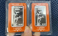 Người 'đu' theo bạc lỗ nặng