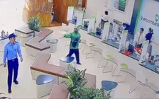 Thu 4 khẩu súng khi bắt 2 nghi phạm cướp ngân hàng ở Gia Lai