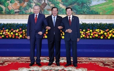 Việt Nam coi trọng quan hệ truyền thống đặc biệt với Lào và Campuchia