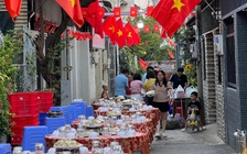 Tất niên xóm suốt 16 năm: Không nhà hàng, mỗi nhà góp một món