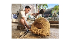 Nghề xưa cố đô còn một chút này: Ba đời giữ tiếng mõ chốn thiền môn