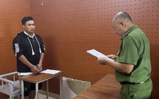 Công an Cần Thơ bắt nghi phạm dùng dao cướp điện thoại lúc nửa đêm