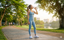 Uống bao nhiêu nước là đủ để bảo vệ thận?