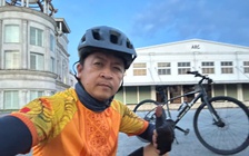 Giá xăng tăng: Bỏ xe máy, đạp xe đi làm có khó không?