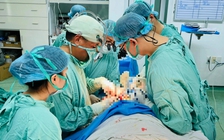 Ca phẫu thuật hiếm tại TP.Huế: Bác sĩ thu nhỏ bộ ngực quá khổ