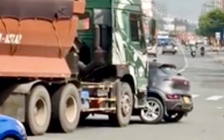 Làm rõ vụ xe đầu kéo 'đẩy' ô tô con ở vòng xoay trên đại lộ Bình Dương