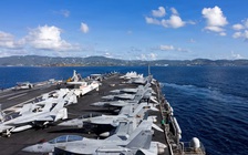 Tàu sân bay mới nhất của Mỹ phải cập cảng sau vụ cháy hơn 30 tiếng