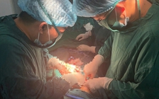 Phẫu thuật kịp thời cứu thai phụ 28 tuần bị xoắn u nang buồng trứng