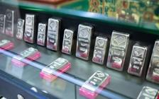 Giá vàng giảm nhẹ, giá bạc bật tăng