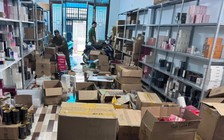 Công an TP.HCM truy tìm chủ cơ sở kho mỹ phẩm giả hơn 2,6 tỉ đồng