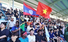 Lưu học sinh quốc tế cũng ‘bùng nổ’ trên khán đài TNSV THACO Cup 2026