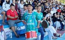 Hội người hâm mộ bóng đá Khánh Hòa tiếp lửa khán đài TNSV THACO Cup 2026