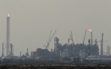 Dầu khí Trung Đông nguy nan, thế giới tìm cách 'buộc bụng'