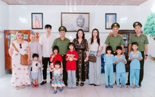 Trao 900 triệu đồng đến trẻ mồ côi, người yếu thế, khó khăn ở Huế