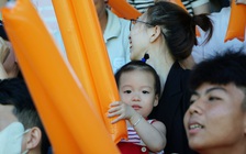 Khán giả nhí cổ vũ nồng nhiệt trong trận chung kết bóng đá TNSV THACO cup 2026