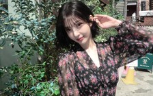 Họa tiết hoa điểm xuyết phong cách hè rực rỡ