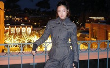 Diện đồ denim theo phong cách cá tính, nổi loạn