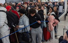 Nhân viên an ninh nghỉ hàng loạt, nhiều sân bay Mỹ quá tải