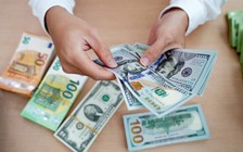 Giá USD hôm nay 23.3.2026: Ngân hàng bán ra kịch trần