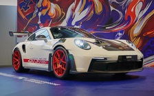 Cận cảnh Porsche 911 GT3 RS trang bị gói 'đường đua' Weissach tại Việt Nam