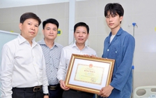 Bộ GD-ĐT tặng bằng khen nam sinh xông vào đám cháy cứu người