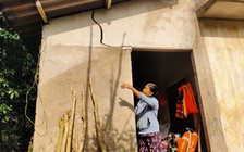 Sống bất an trong vùng xói lở