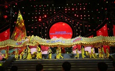 Rực rỡ 'Đêm hội Nguyên tiêu': Múa rồng 68m, 1.200 diễn viên diễu hành