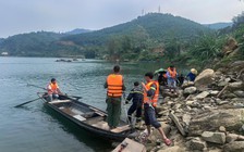 Tuyên Quang: Lật thuyền trên hồ thủy điện, 2 vợ chồng tử vong