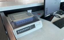 Vì sao các hãng bay vẫn dùng máy in kim?