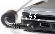 5 thói quen âm thầm hủy hoại pin laptop