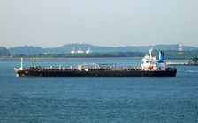 Thêm tàu dầu trúng tên lửa, Iran tập kích các mục tiêu tại vùng Vịnh